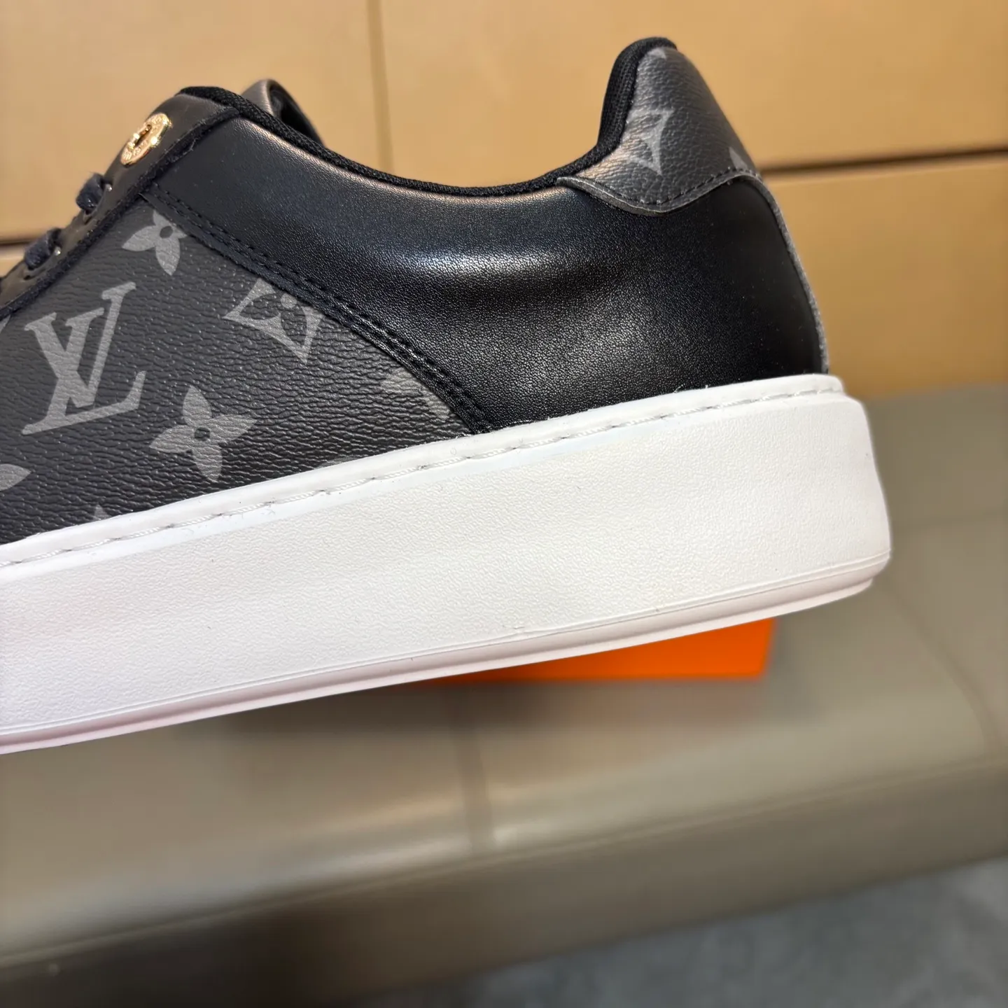 Men's shoes P400 🔆🔆👉【LV Louis Vuitton】The latest men's casual and fashionable men's shoes👟Best for all seasons💥Simple and elegant style, exclusive for trendy men, unique latest brand elements👑High-quality imported printed leather upper + cowhide, pigskin feet, fashionable and generous✅wear-resistant rubber outsole! Actual shooting🎬38-44